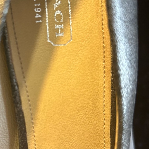 Coach - beautiful, classy and elegant heels - Picture 6 of 16